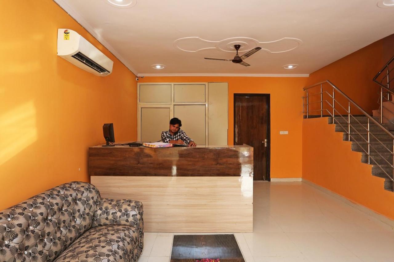 Oyo Rose Residency Near Dwarka Sector 9 Metro Station Ξενοδοχείο Νέο Δελχί Εξωτερικό φωτογραφία